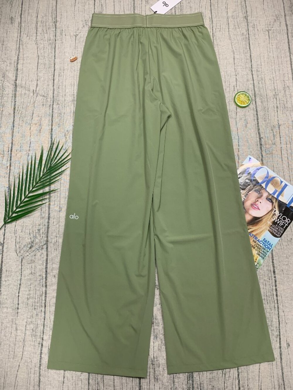 New ALO Yoga Dune Grass Urban Trouser ✨ Suit Up Regular 30" Inseam - Picture 8 of 11